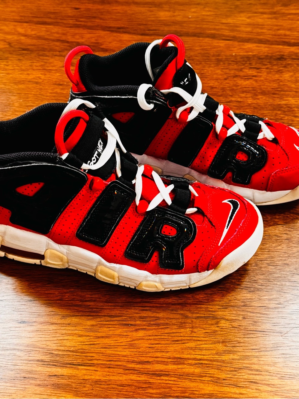 Nike Air More Uptempo GS University Red Black Youth Size 7Y Basketball Shoes